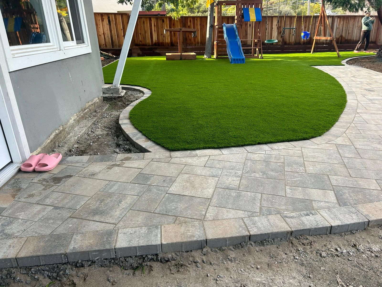 Vista Verde turf and paver installation